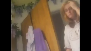 Mom Shower Minuscule Cam